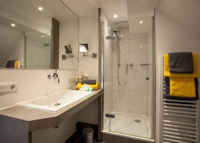 Ebner - Boutique-hotel & Konditorei מלון לינדאו