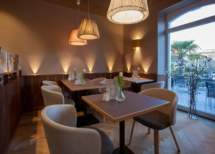 Ebner - Boutique-hotel & Konditorei מלון לינדאו