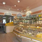 Hotel Ebner - Boutique-hotel&konditorei 3*