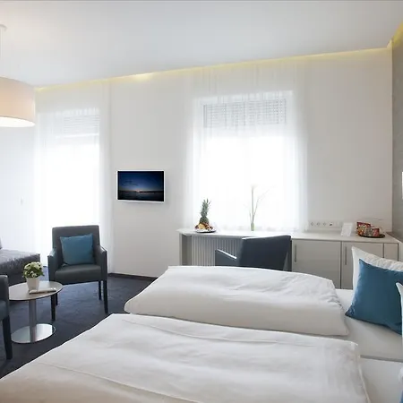 Ebner - Boutique-hotel & Konditorei 린다우