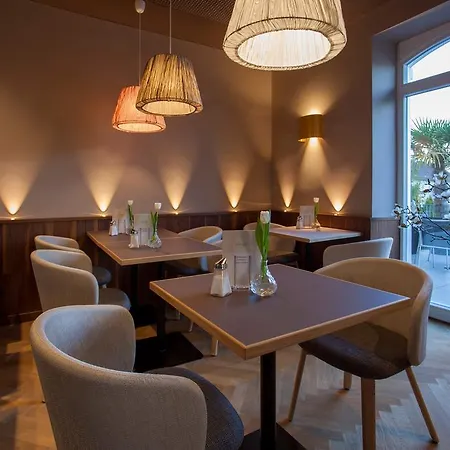 Hotel Ebner - Boutique-hotel & Konditorei 3*